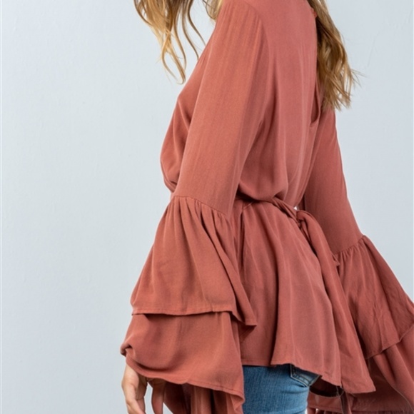 Last 1 ea size! RUFFLED SLEEVED BLOUSE - Picture 4 of 4